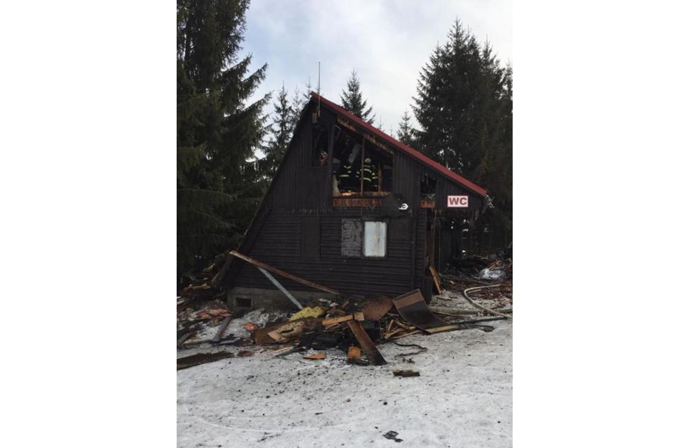 Požiar drevenej chaty v obci Čičmany 3.3.2018, foto 2