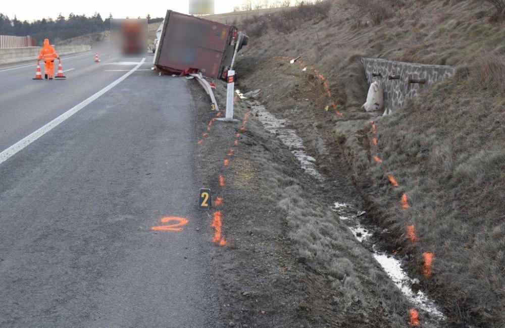 Dopravná nehoda kamión na diaľnici - Považská Bystrica, foto 3