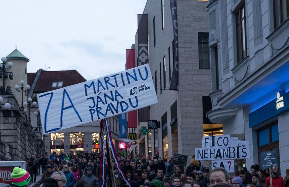 FOTO: Pochod Postavme sa za slušné Slovensko v Žiline 9. marec 2018, foto 27
