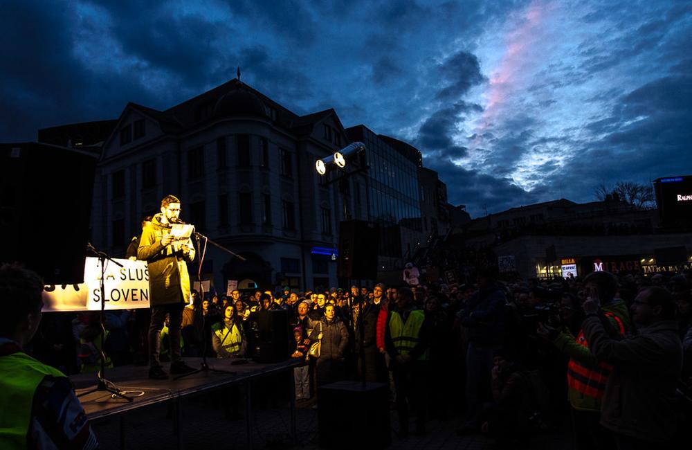 FOTO: Pochod Postavme sa za slušné Slovensko v Žiline 9. marec 2018, foto 37