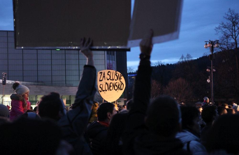 FOTO: Pochod Postavme sa za slušné Slovensko v Žiline 9. marec 2018, foto 75