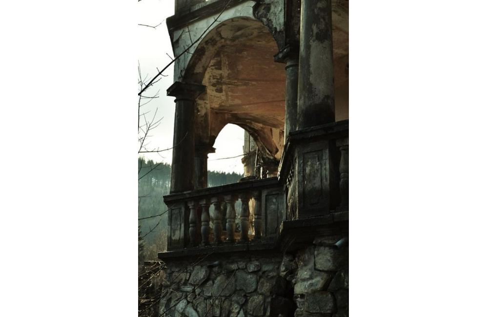 Sídlo cisárov v Kunerade pri Žiline sa mení na ruiny, ľudia toto miesto aj tak navštevujú, foto 4