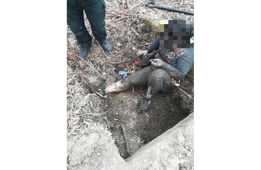 Žena zaseknutá v šachte pri Brodne, foto 2