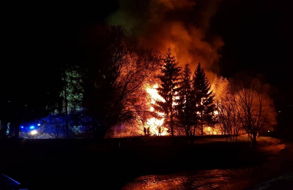 AKTUÁLNE: Žilinskí hasiči zasahujú pri veľkom požiari v Považskej Bystrici, foto 6