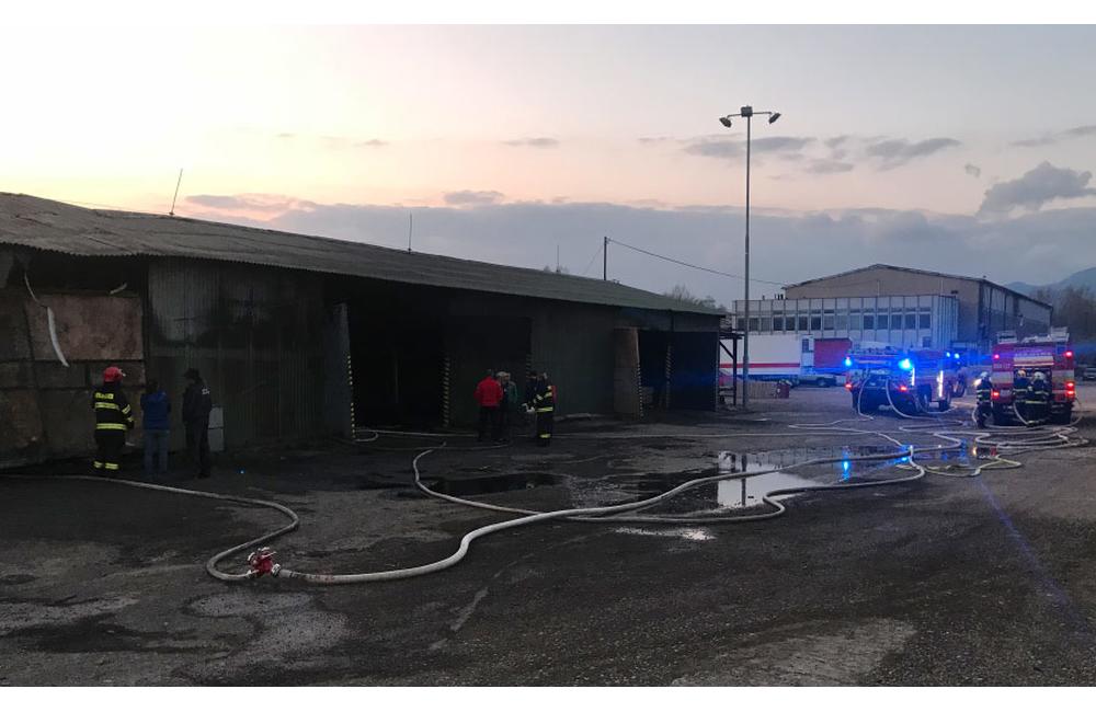 Požiar haly v meste Liptovský Mikuláš - 17.4.2018, foto 1