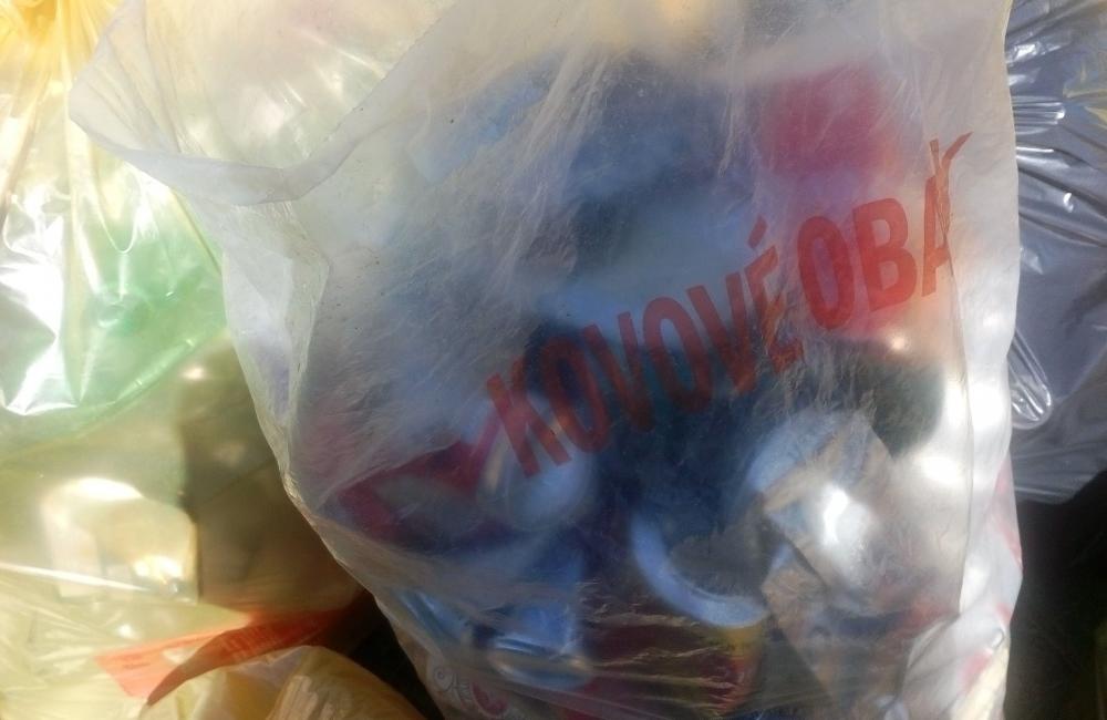 FOTO: Dobrovoľníci čistili odpadky aj na Vlčincoch v priestoroch za Billou, foto 2
