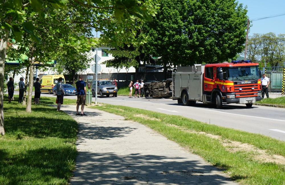 Dopravná nehoda na sídlisku Vlčince, ulica Obežná - 6.5.2018, foto 11