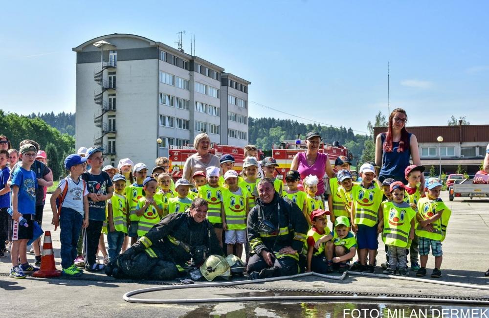 Hasiči priblížili svoju prácu takmer 250 deťom, ktoré prišli na DOD v SOŠ požiarnej ochrany v Žiline, foto 6