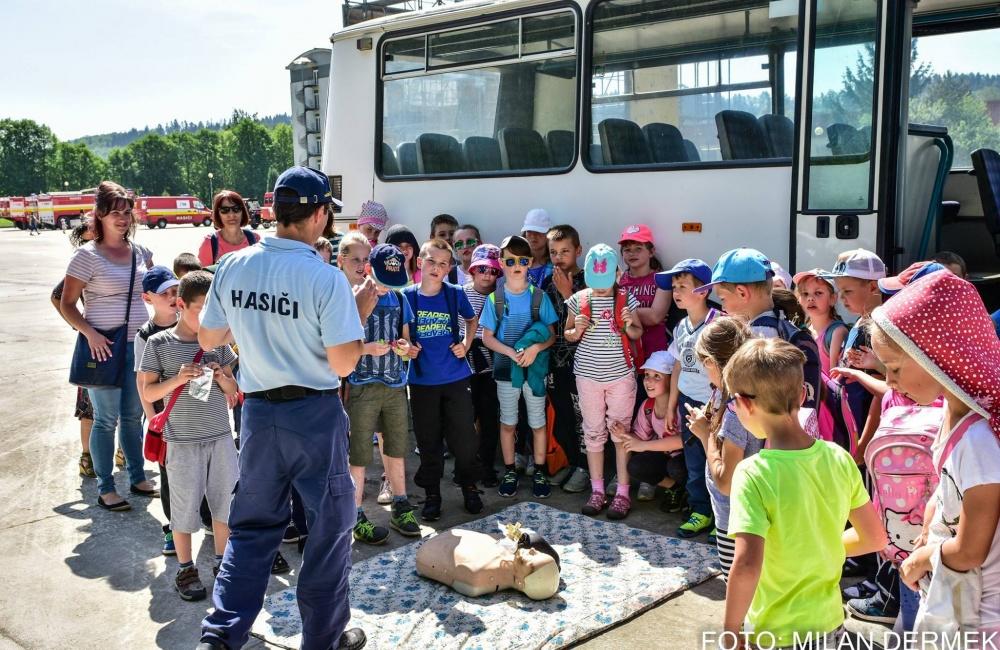 Hasiči priblížili svoju prácu takmer 250 deťom, ktoré prišli na DOD v SOŠ požiarnej ochrany v Žiline, foto 18