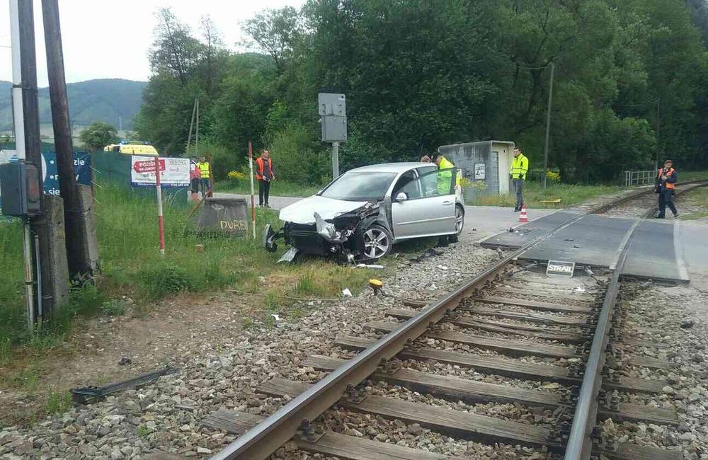 Dopravná nehoda vlaku a osobného auta v obci Porúbka - 15.5.2018, foto 2