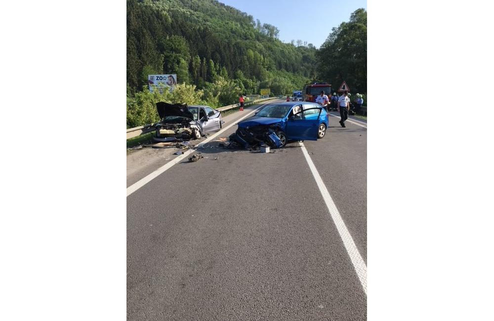 Vážna dopravná nehoda pri mestskej časti Žilina - Brodno 19.5.2018, foto 1