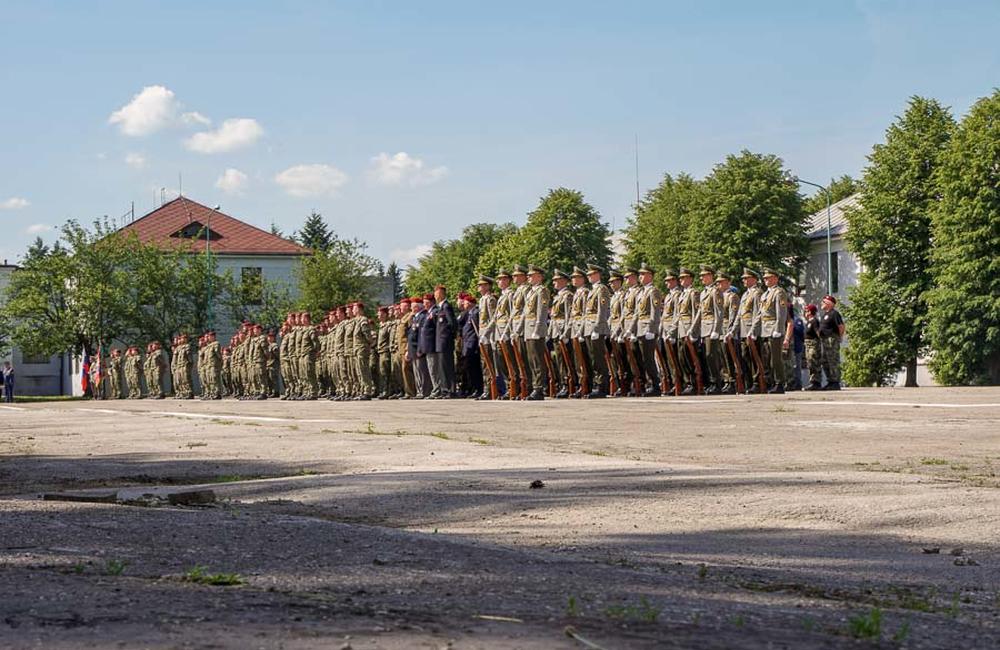 5. pluk špeciálneho určenia v Žiline - slávnostný ceremoniál 25. výročie, foto 2
