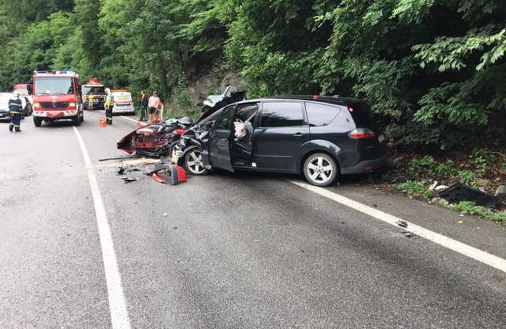 Dopravná nehoda pod Strečnom 3.6.2018, foto 1