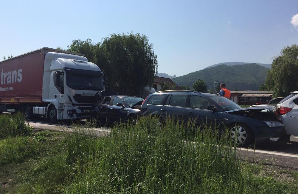 Nehoda pod Strečnom - 4. júna 2018, foto 1