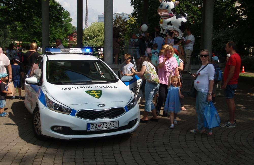 Mestskí policajti oslavovali Deň detí, v Sade SNP pripravili lákavý program pre najmenších, foto 9