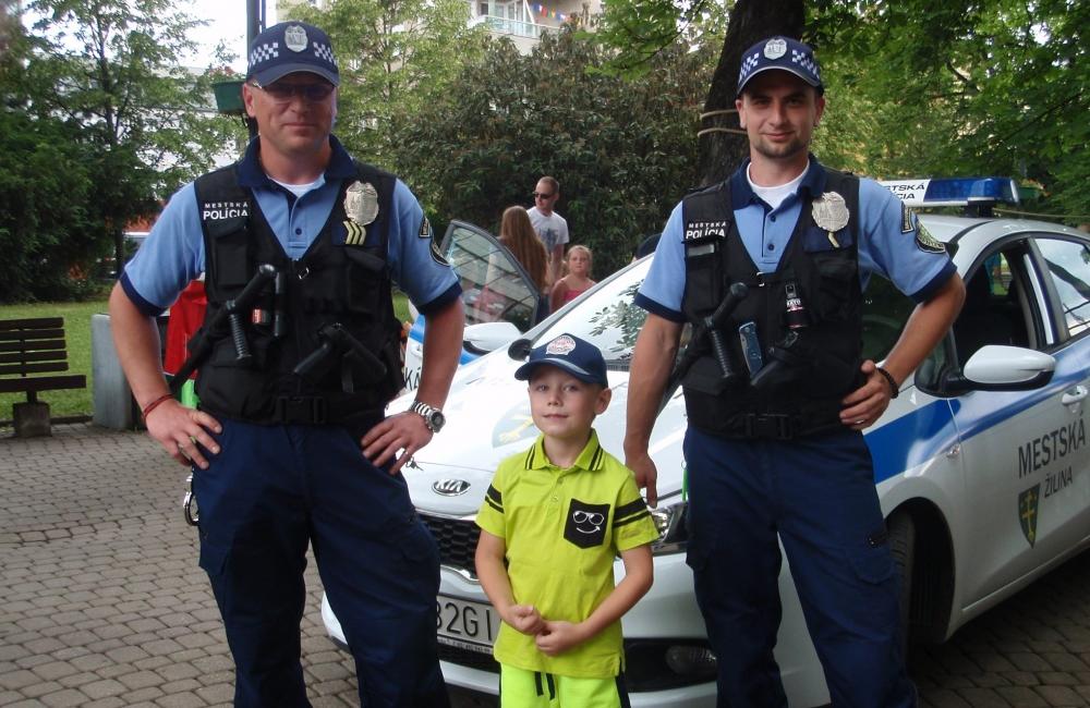 Mestskí policajti oslavovali Deň detí, v Sade SNP pripravili lákavý program pre najmenších, foto 12