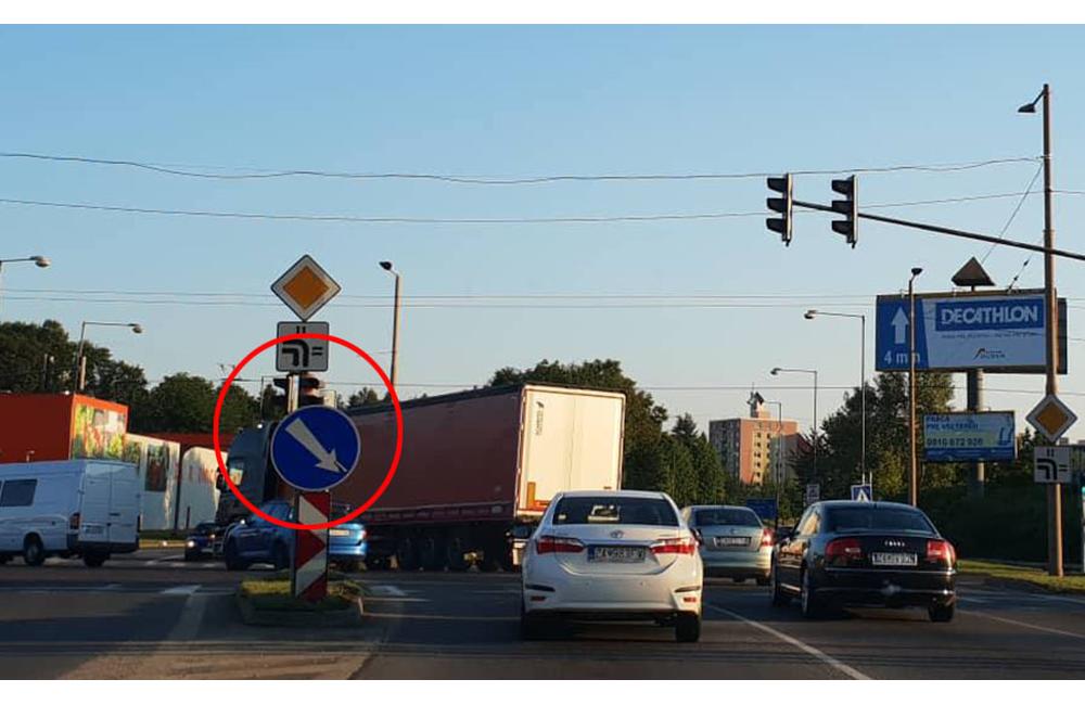 Otočené semafory na svetelnej križovatke ul. Košická 14.7.2018, foto 2