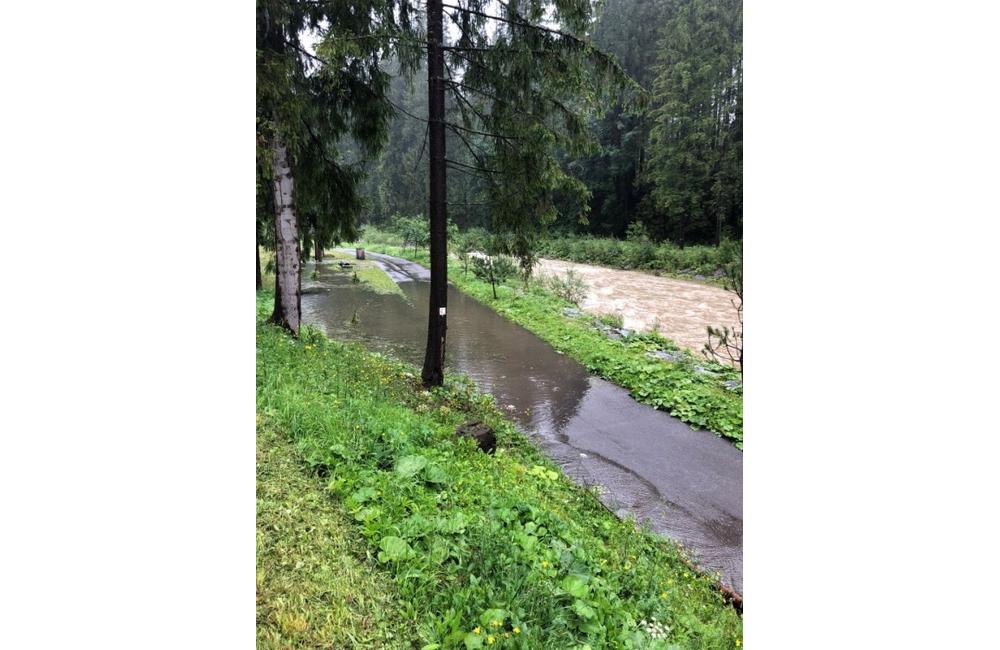 Intenzívne dažde poškodili viaceré cesty v Žilinskom kraji, foto 4