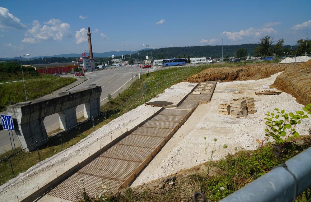 FOTO: Výstavba diaľničného privádzača Lietavská Lúčka - Žilina ku dňu 21.7.2018, foto 1