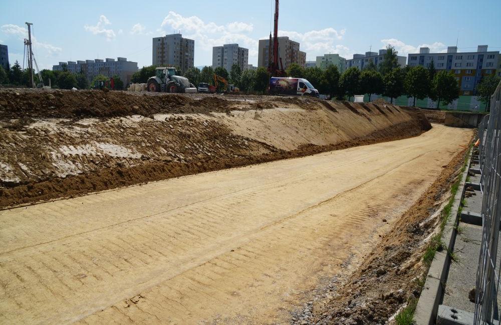 FOTO: Polyfunkčný komplex Rudiny II medzi sídliskom Hliny a Solinky je vo výstavbe, foto 4