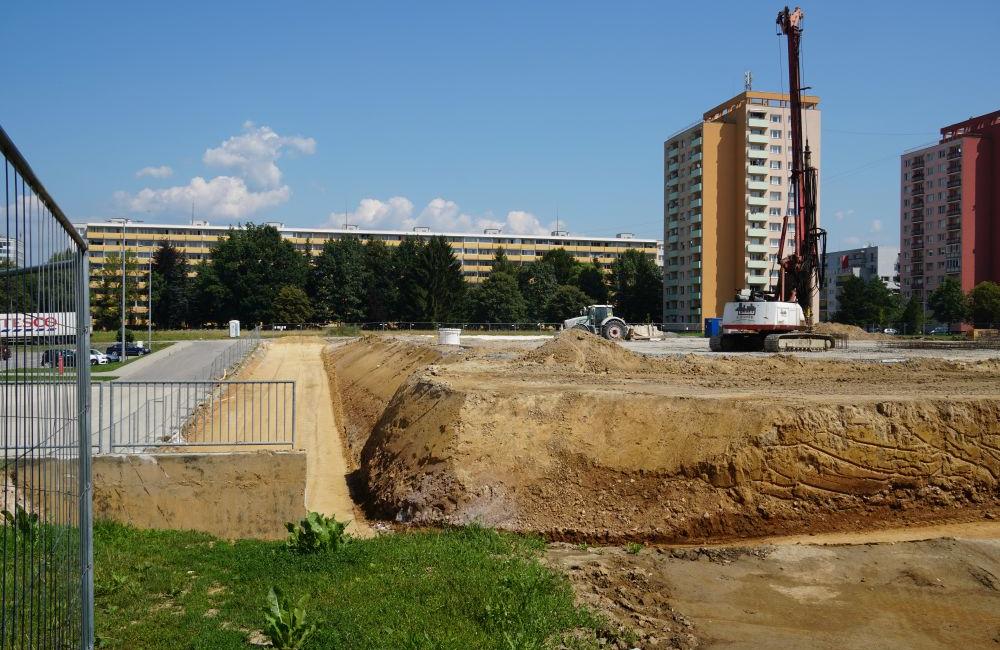 FOTO: Polyfunkčný komplex Rudiny II medzi sídliskom Hliny a Solinky je vo výstavbe, foto 5