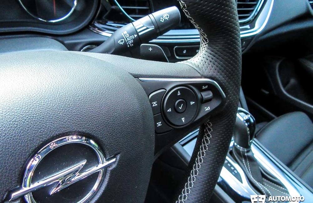 Redakčný test Opel Insignia GSi Grand Sport, foto 24