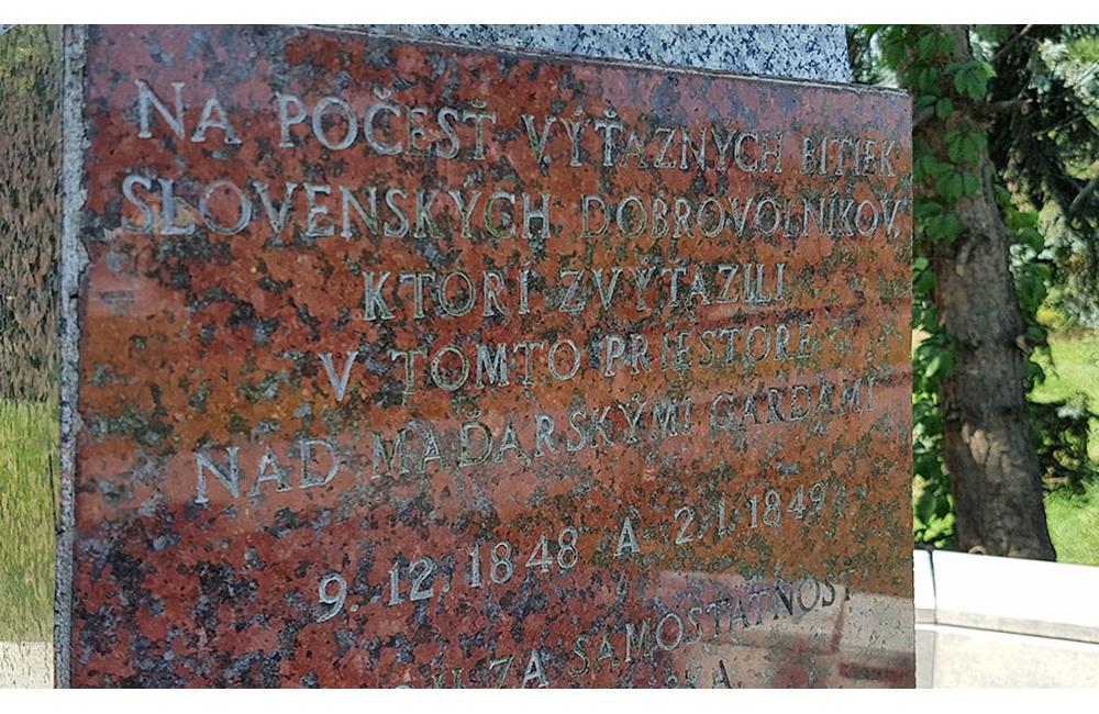 Gramatické chyby na pamätnej tabuli v mestskej časti Budatín, foto 3