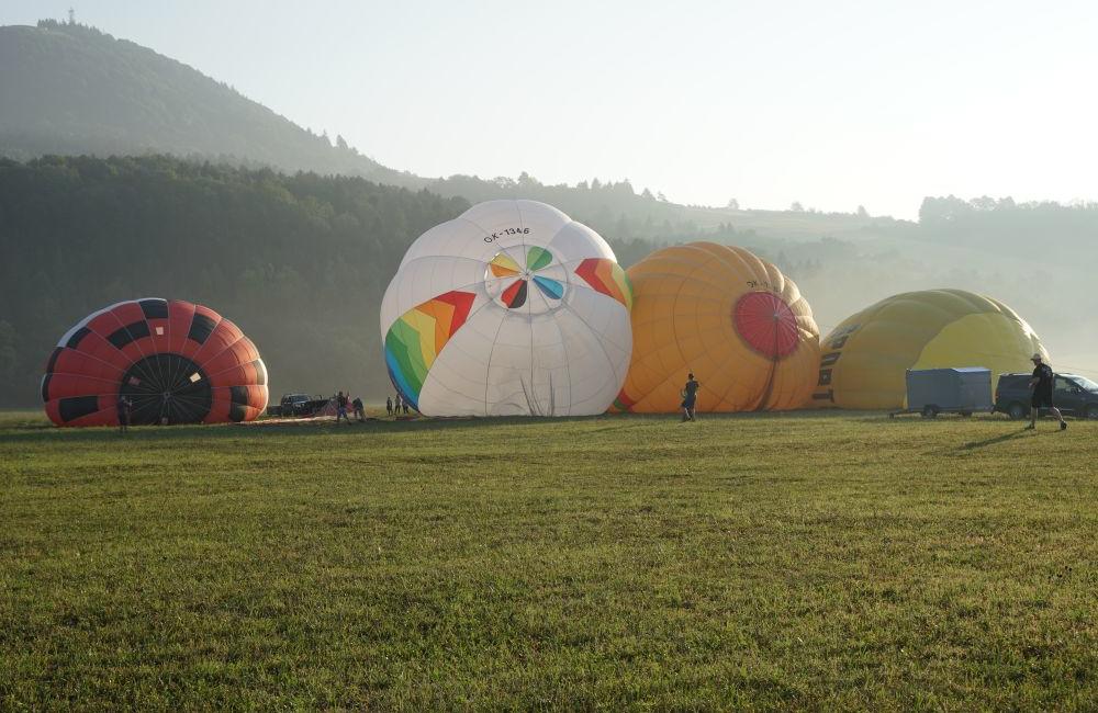 FOTO: Rajecká balónová fiesta štartovala dnes ráno pri Žiline, foto 4