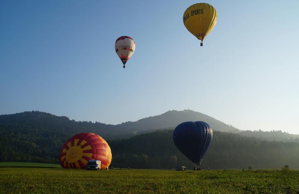 FOTO: Rajecká balónová fiesta štartovala dnes ráno pri Žiline, foto 14