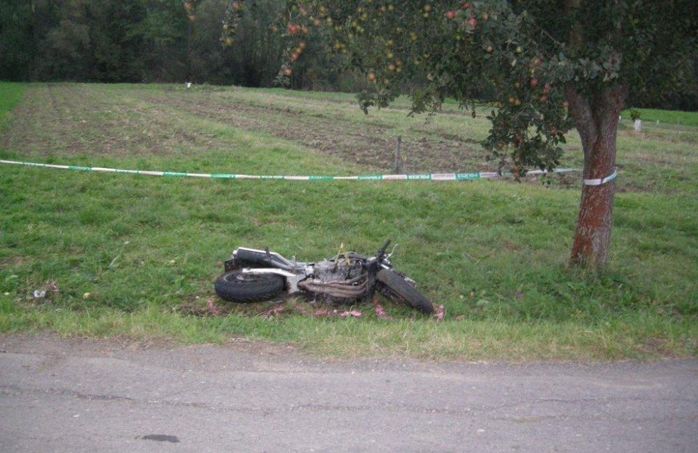 Tragická nehoda 24_ročného motocyklistu v okrese Liptovský Mikuláš 1.10.2018, foto 1