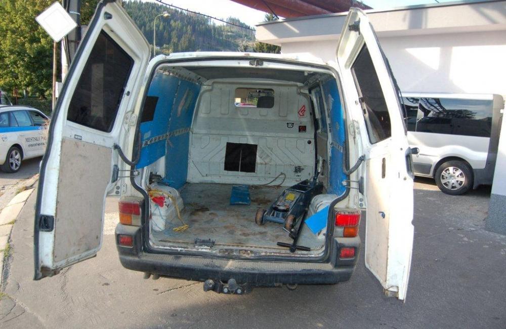 Prípady krádeží spôsobené vlámaním sa do áut, garáží a skladov na Kysuciach, foto 4