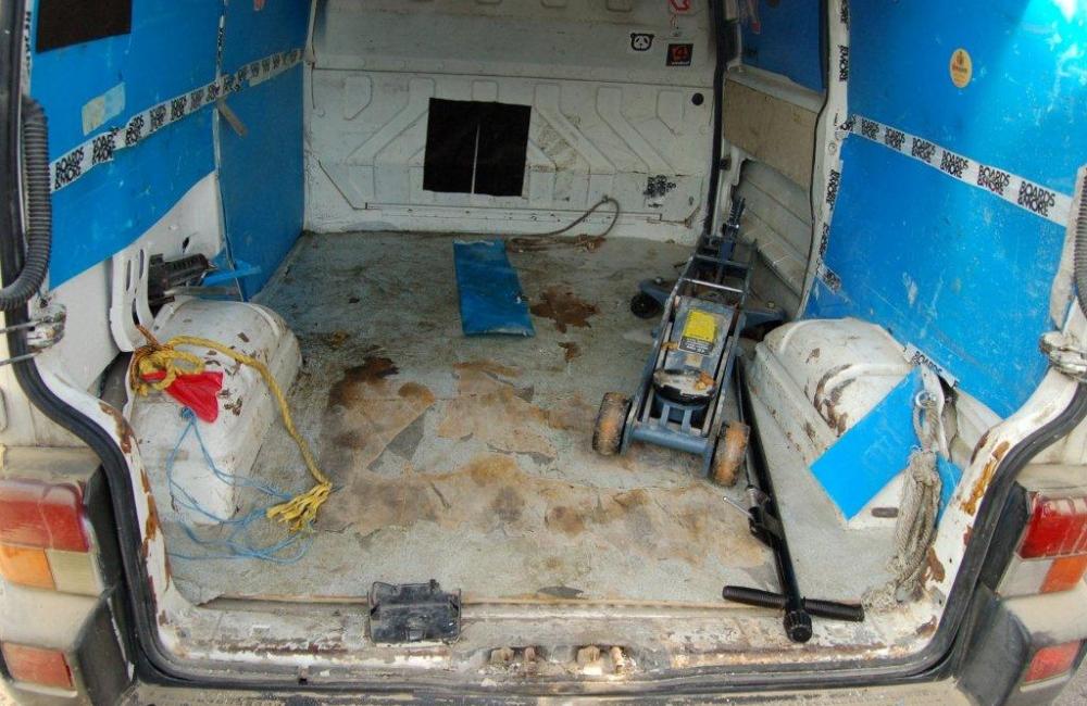 Prípady krádeží spôsobené vlámaním sa do áut, garáží a skladov na Kysuciach, foto 5