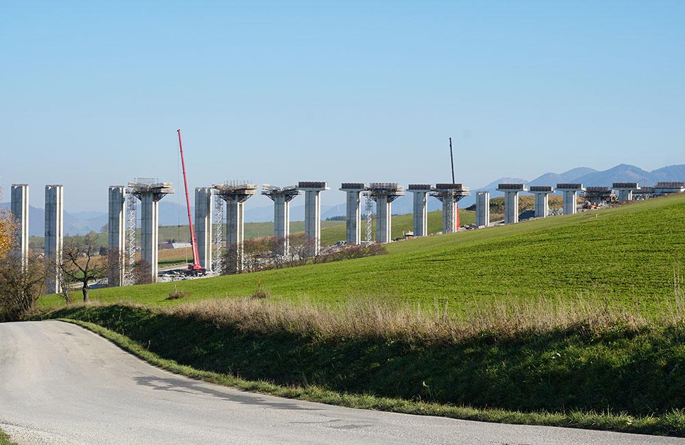 FOTO: Stav prác na stavbe diaľnice D1 a diaľničného privádzača 6.11.2018, foto 2