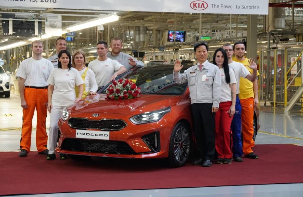 FOTO: V závode Kia Motors Slovakia slávnostne spustili výrobu modelu ProCeed, foto 3