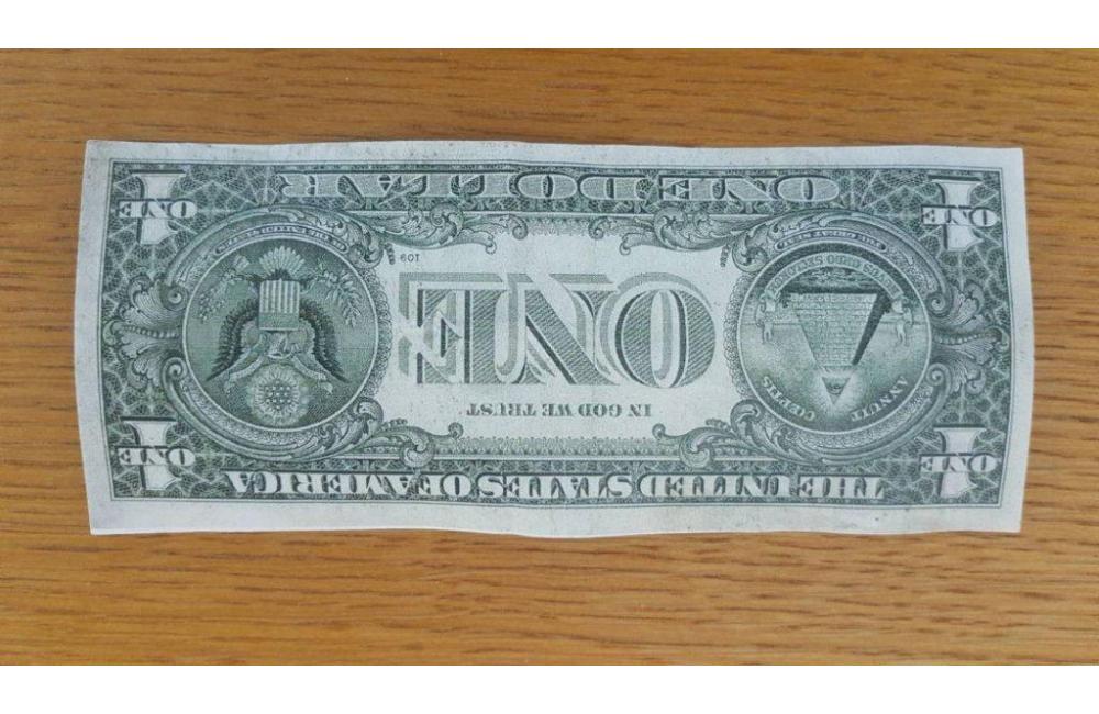 Falošné dolárové bankovky v Žiline, foto 1