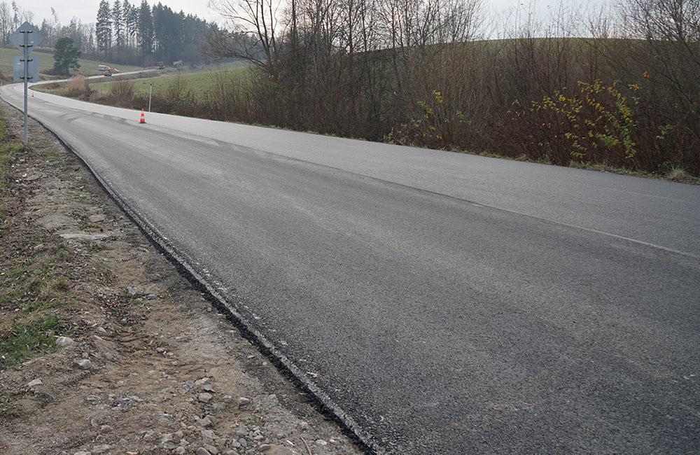 FOTO: Hôrecká cesta má od dnes nový asfaltový koberec, foto 5