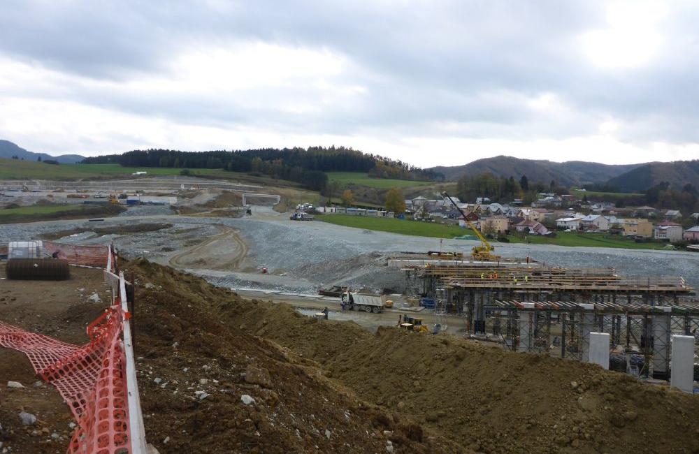 NDS zverejnila októbrové fotografie z výstavby úseku D1 Lietavská Lúčka - Višňové, foto 2