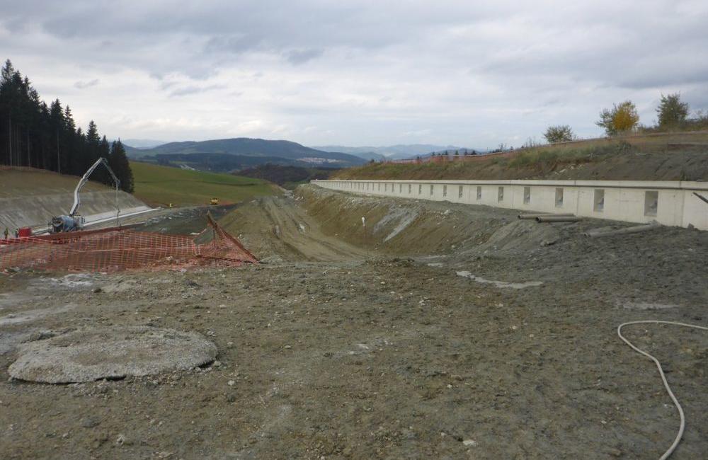 NDS zverejnila októbrové fotografie z výstavby úseku D1 Lietavská Lúčka - Višňové, foto 9