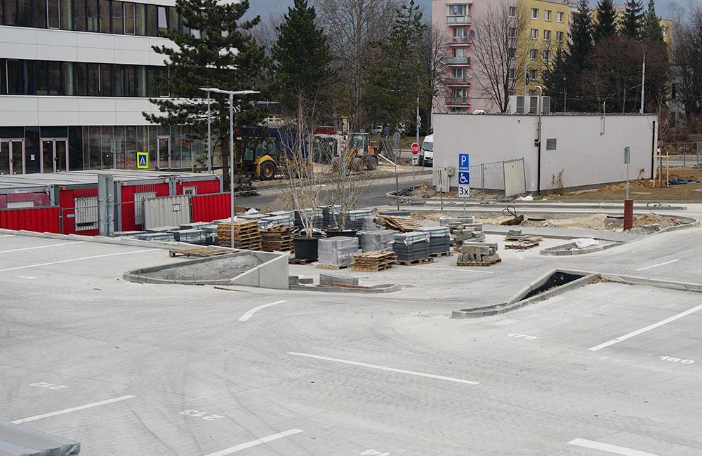 FOTO: Rekonštrukcia budovy na Poštovej ulici sa blíži ku koncu, finišujú aj práce na parkovisku, foto 5