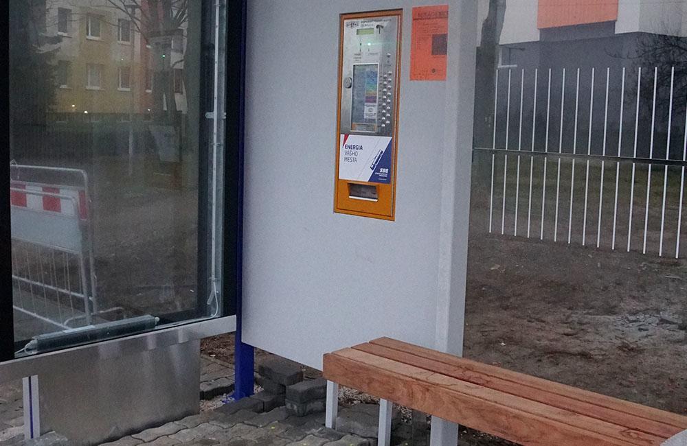 FOTO: Vysoko umiestnené automaty na cestovné lístky MHD, foto 4