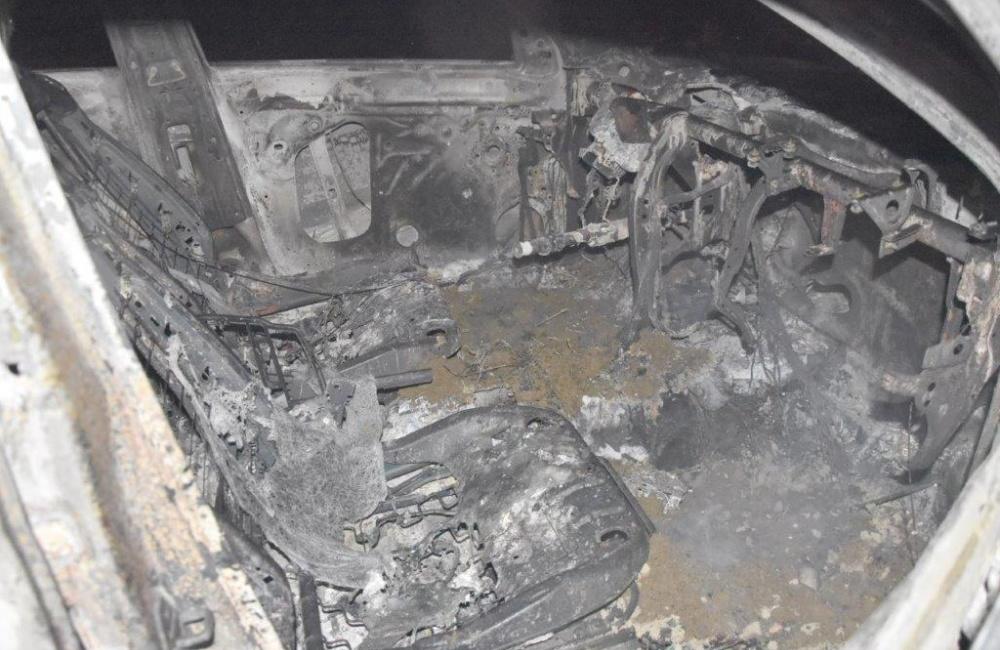 Krádež a zapálenie vozidla taxi na Orave , foto 5