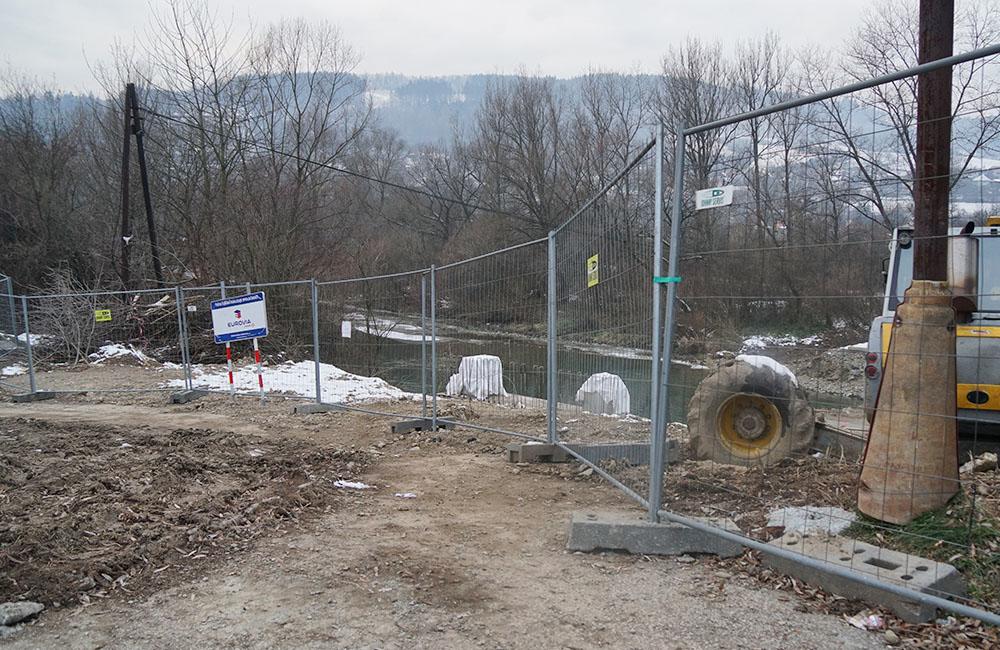 FOTO: Práce na stavbe novej lávky v mestskej časti Vranie, foto 12