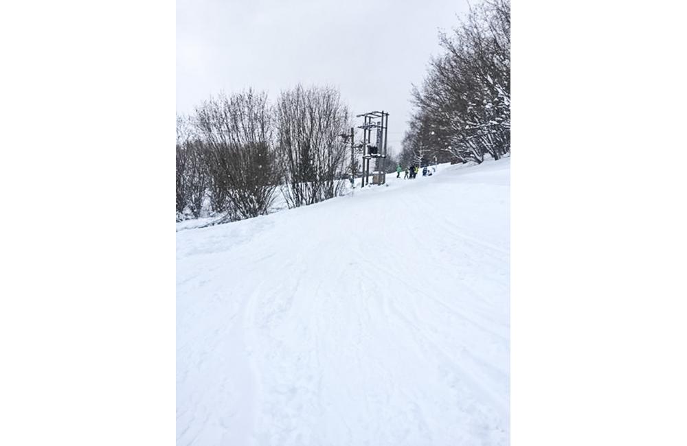 FOTO: Vo Varíne pod Jedľovinou pri Žiline sa cez víkend lyžovalo, otvorené bude aj ďalší víkend, foto 7