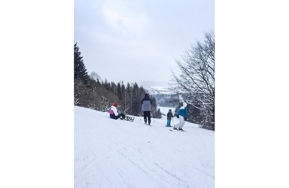 FOTO: Vo Varíne pod Jedľovinou pri Žiline sa cez víkend lyžovalo, otvorené bude aj ďalší víkend, foto 8