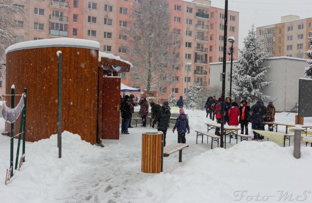 FOTO: Na novoročnom matiné v Dobšinského sade vydali 150 porcií boršču, jedlo bolo vegánske, foto 1