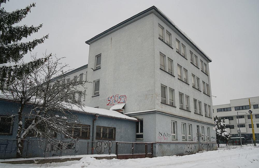 Budova bývalej Stavebnej fakulty Žilinskej univerzity na Hlinách, foto 2