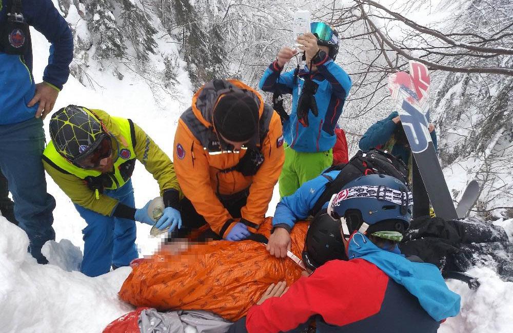 FOTO: Záchranná akcia v Malej Fatre, skialpinistu zasypala lavína, foto 5