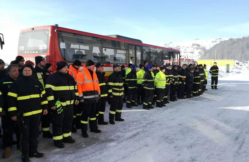 FOTO + VIDEO: Na Orave zasahuje takmer 300 hasičov, stovka dorazila z Prešovského kraja, foto 3