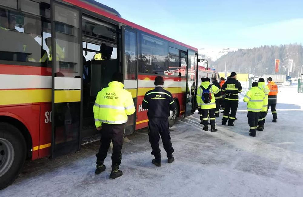 FOTO + VIDEO: Na Orave zasahuje takmer 300 hasičov, stovka dorazila z Prešovského kraja, foto 5