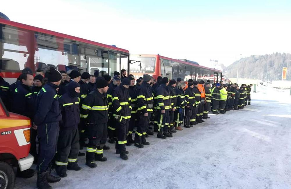 FOTO + VIDEO: Na Orave zasahuje takmer 300 hasičov, stovka dorazila z Prešovského kraja, foto 1